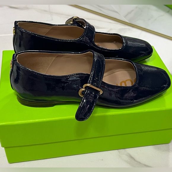💙Like New💙 Sam Edelman - Michaela Mary Jane Flats in Navy Patent Leather - Picture 7 of 10